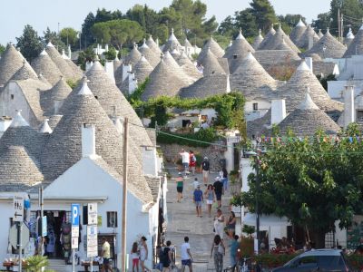 Contrasts of Puglia Cycling