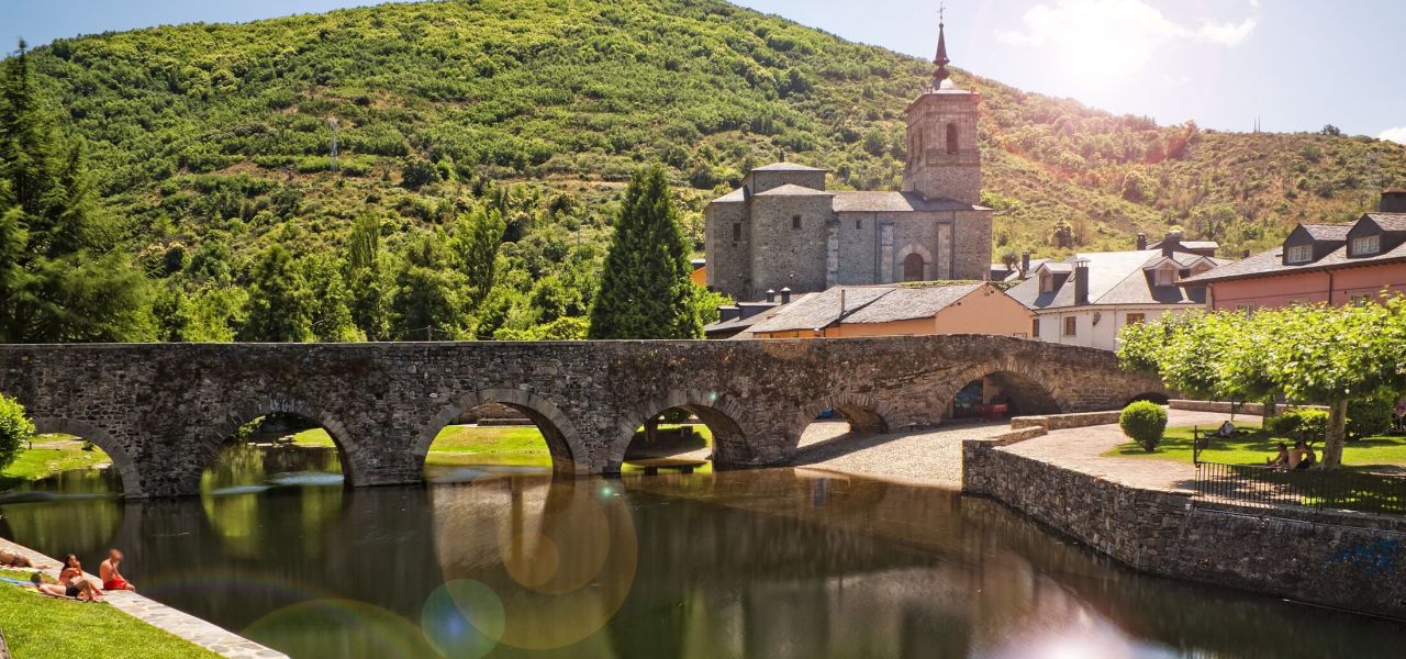 Roman bridge in Molinaseca, Leon, Spain