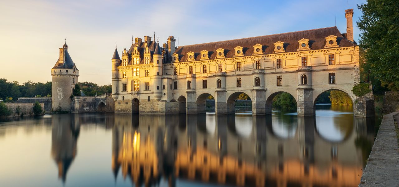 Loire Valley: Walks, Wine & Chateaux