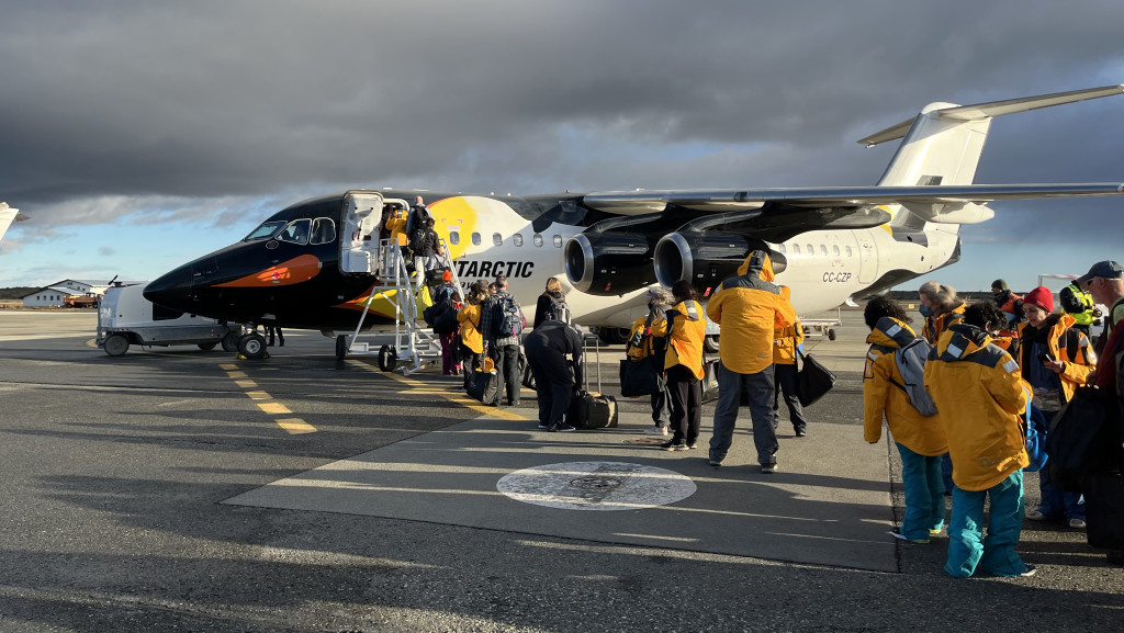 Antarktis-Express: Fliegen Sie über die Drake-Passage