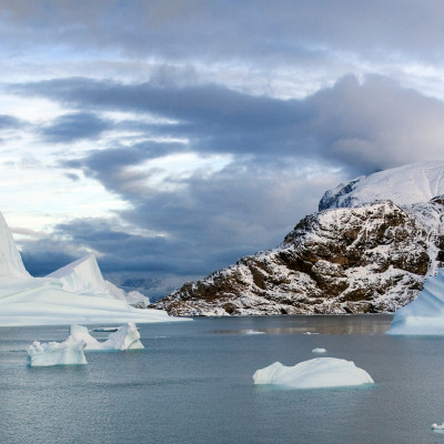 Abenteuer im Nordosten Grönlands: Gletscher, Fjorde und Polarlichter