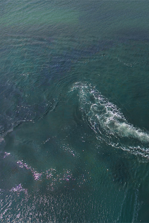 Eine Horizon auf wunderschönem Wasser