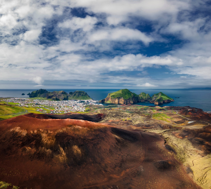 Iceland Circumnavigation: Mountains, Volcanoes and Waterfalls