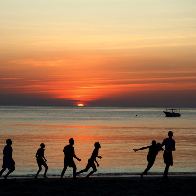 Sicherheit in Tansania: Nach Einbruch der Dunkelheit sollten Sie nicht allein am Strand unterwegs sein