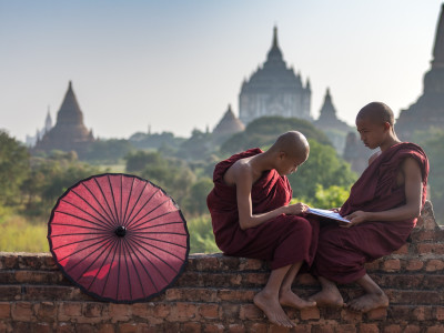 The Best Travel Books to Keep Your Wanderlust Alive