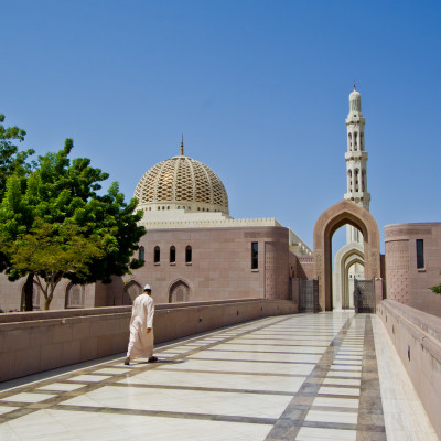 Oman Road Trip: Treasures of the Sultanate (with chauffeur)