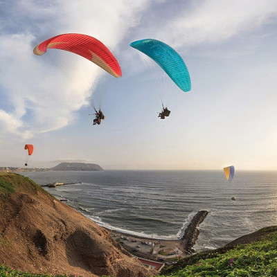 Adventure paragliding in Lima, Peru