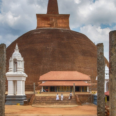 Sakralbau in Anuradhapura, Sri lanka