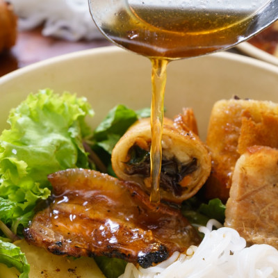 Bun cha is a Northern Vietnamese noodle with grilled pork served with fresh herbal. Us President, Obama used to try this food in Ha Noi when visiting Vietnamese Capital in 2016