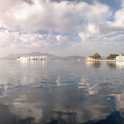 Enchanting Travels - India Tours - North India Cities - Udaipur Lake
