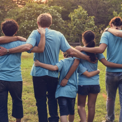 Enchanting Travels - People volunteer