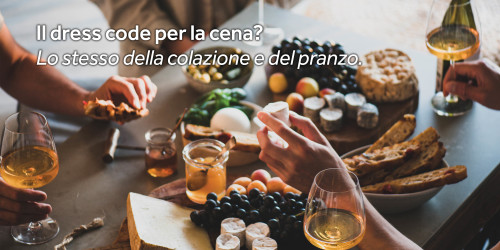 Piatto di formaggio e vino