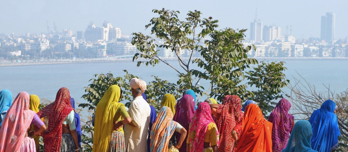 Meet residents in traditional dress on your India tour