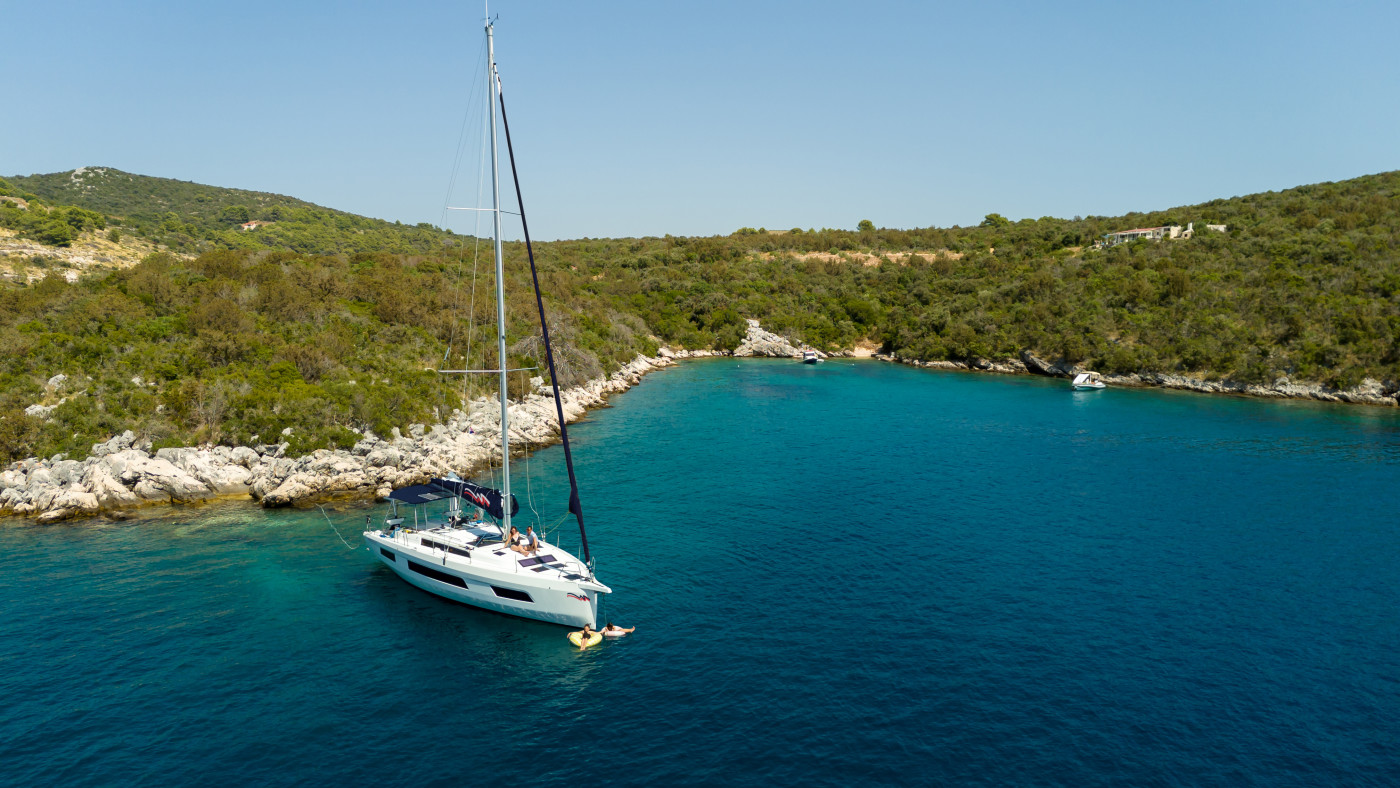 Moorings 44.3 - 3 cabin | The Moorings