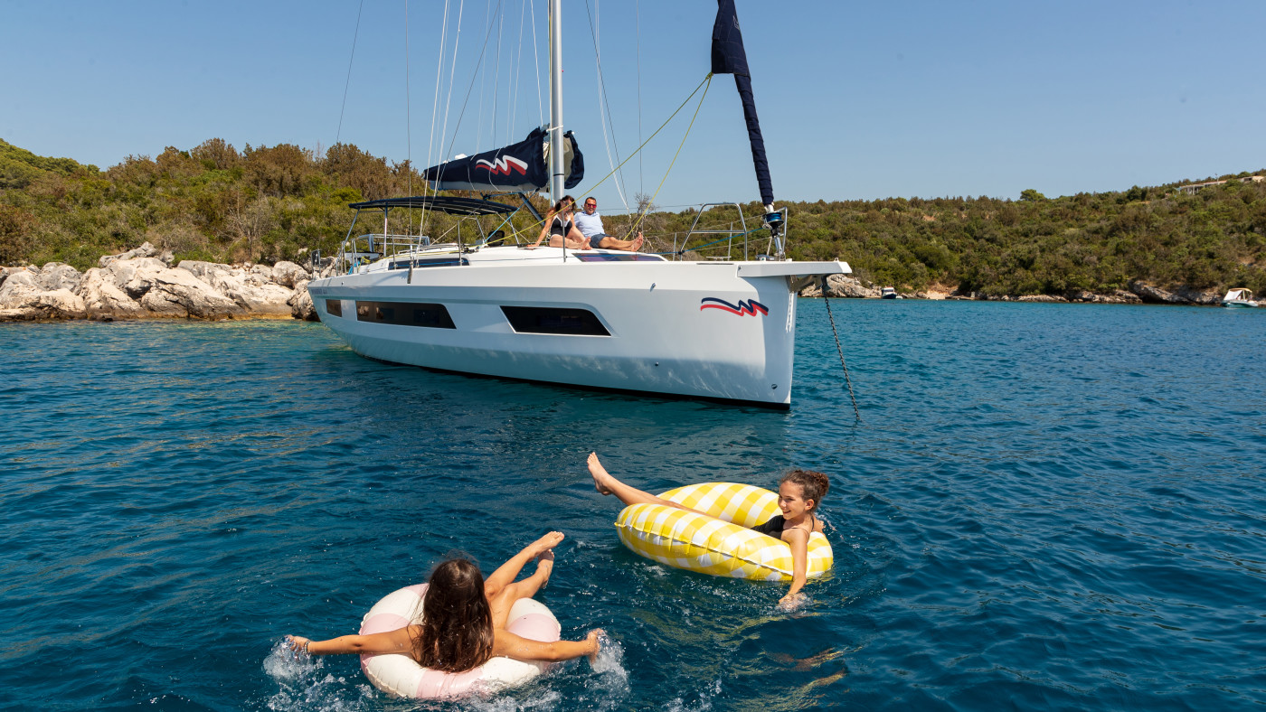 Moorings 44.4 - 4 cabin | The Moorings