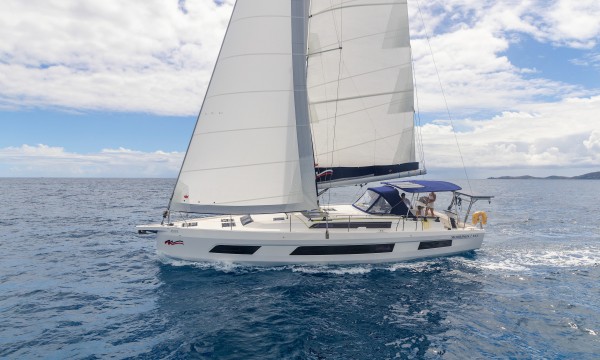 Moorings 44.3 Sailing