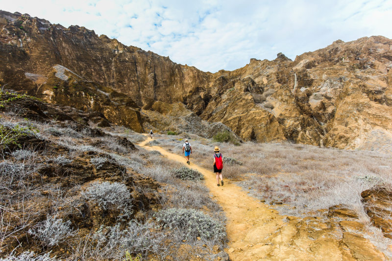 Touristen auf einer Wanderung zum Gipfel Punta Pitt, San Cristobal, Galapagos Inseln