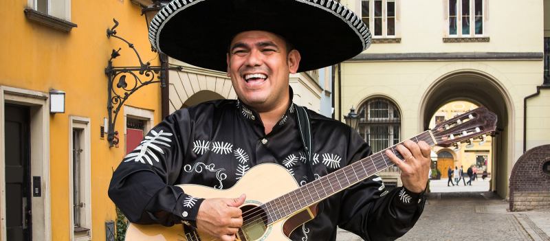 Enchanting Travels Mexico Tours Mexican musicians mariachi on a city street
