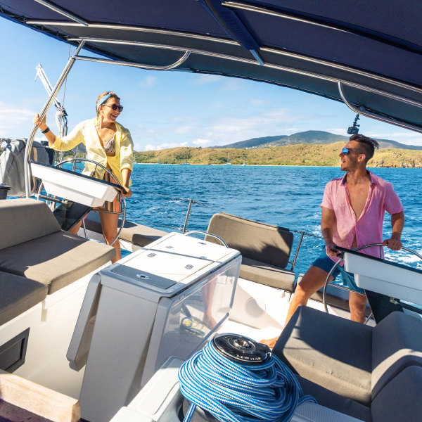 Über uns – The Moorings Yacht Brokerage