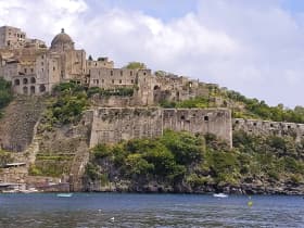 Voir les e-guides de navigation The Moorings