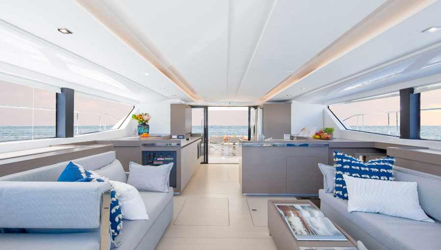 tm_glb_moorings464pc_livingroom