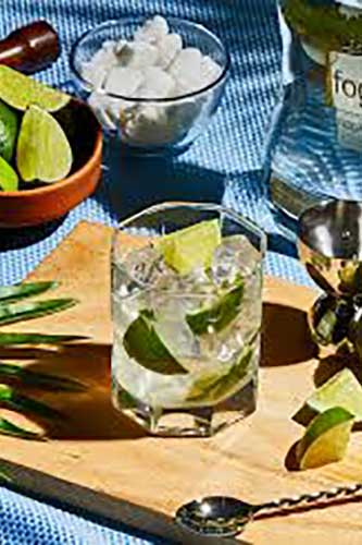 Caipirinha cocktail drink recipe