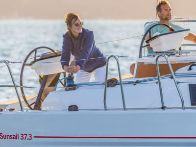 Sunsail 37.3 Layout