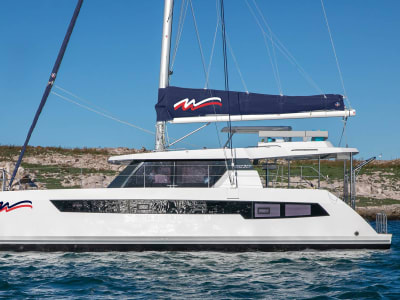 Moorings 4200 portside