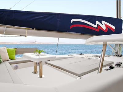 Moorings 4500L Katamaran Lounge