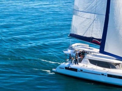 De Moorings 4500L onder zeil