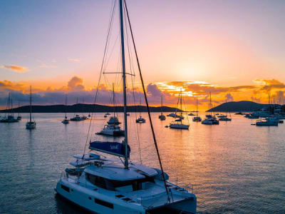 sunsail-catamaran-paradise-2400x1350-web.jpg