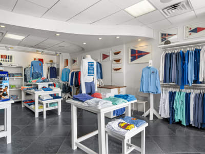 Einkaufen im The Moorings Yacht Club
