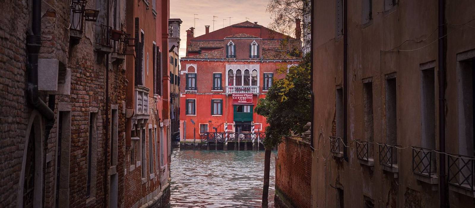 restaurants near hotel san cassiano venice