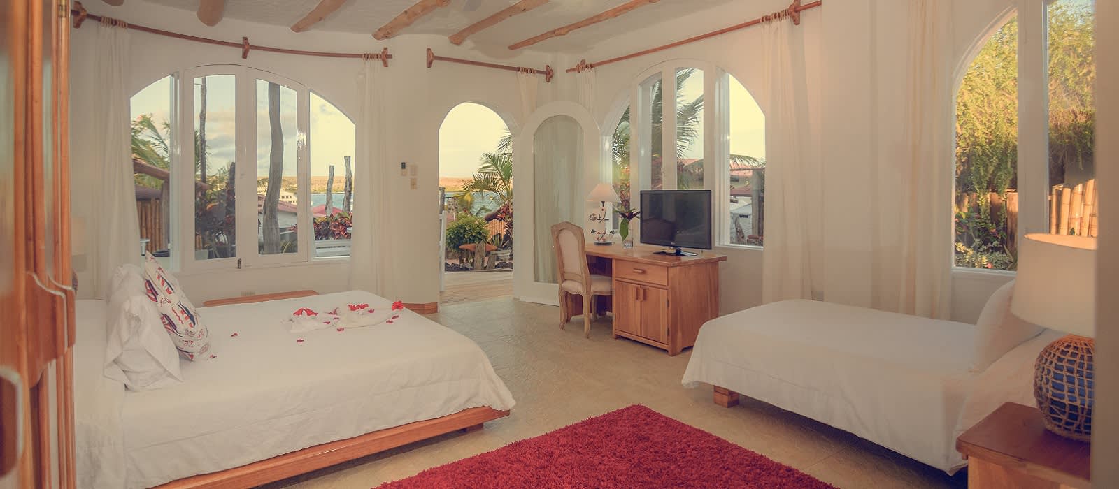 Enchanting Travels Ecuador & Galapagos Tours Isla Santa Cruz Hotels Angermeyer Waterfront Inn (17)