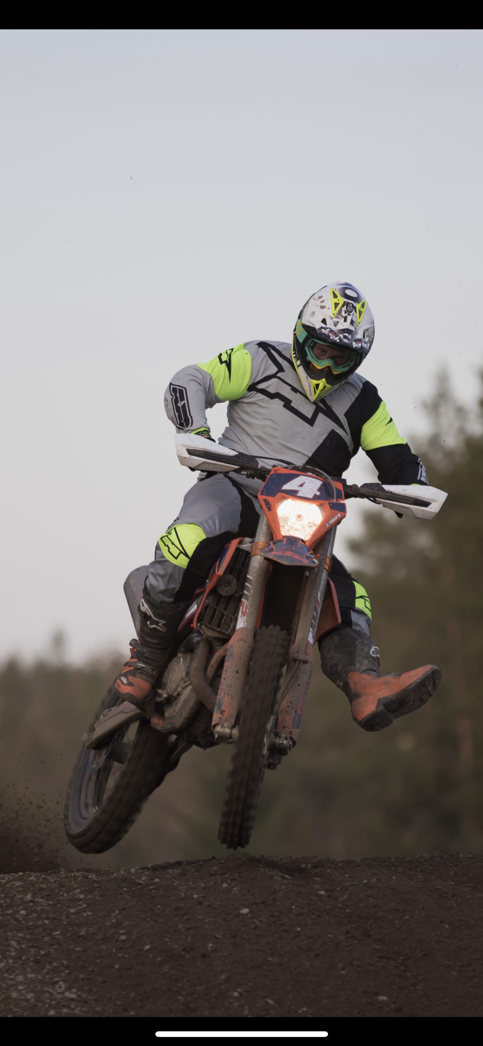 Hur du tränar smartare – inte bara mer – i enduro