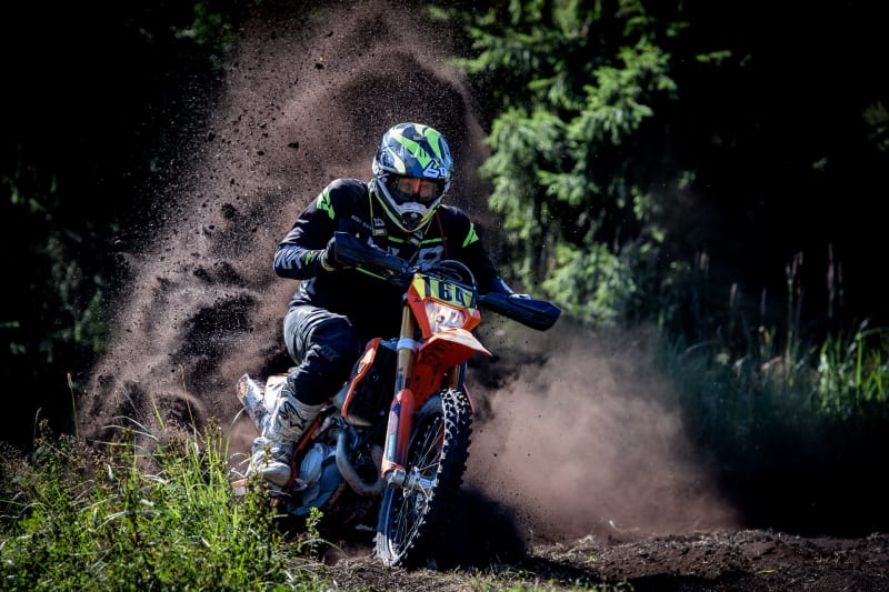Race strategy i enduro – så kör du smartare på tävling