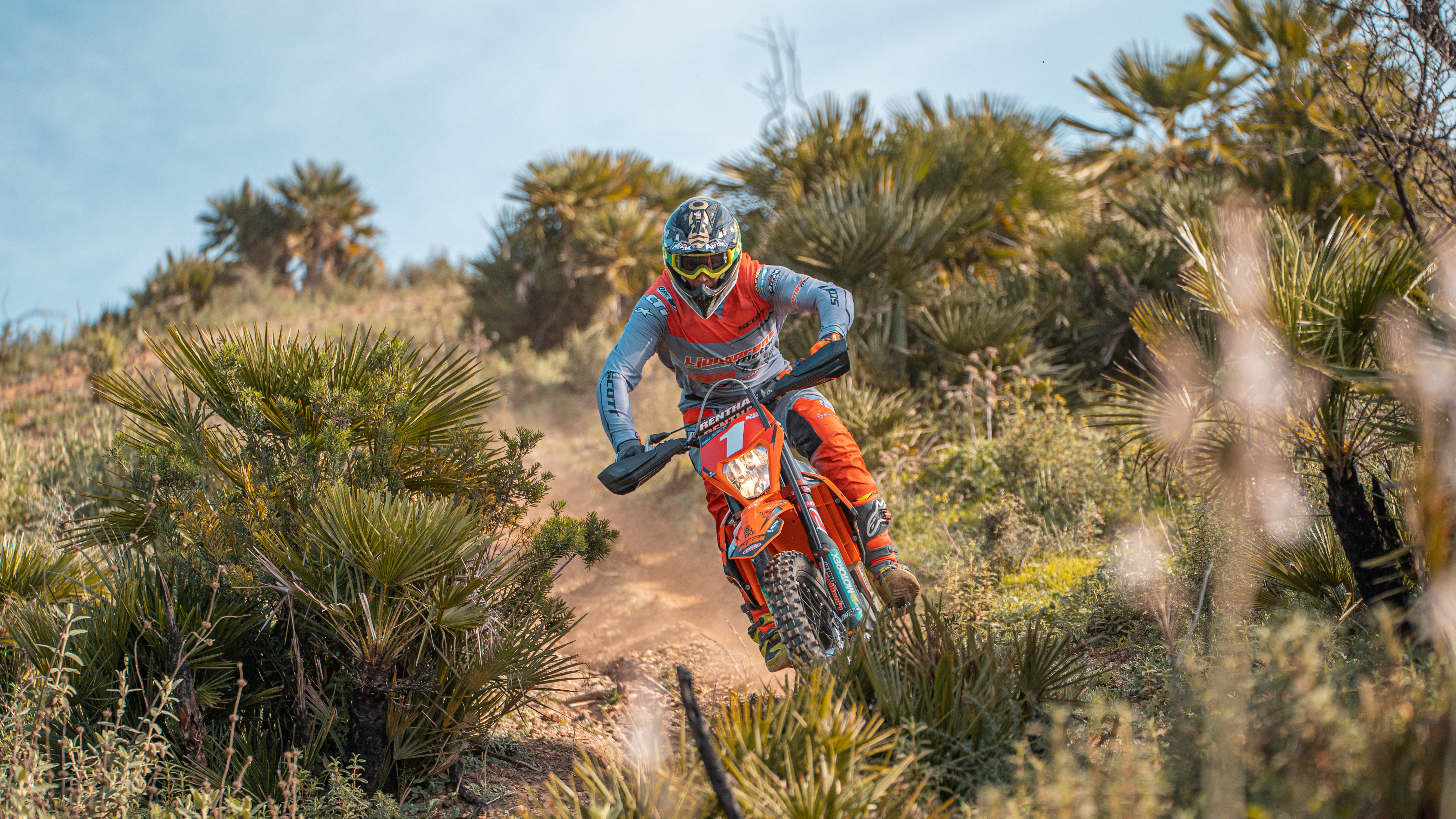 Braking Techniques for Enduro (Front vs Rear Mastery)