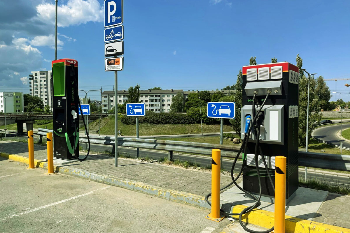 Enefit Volt opened a new ultra-rapid electric car charger at the Järve Circle K service station