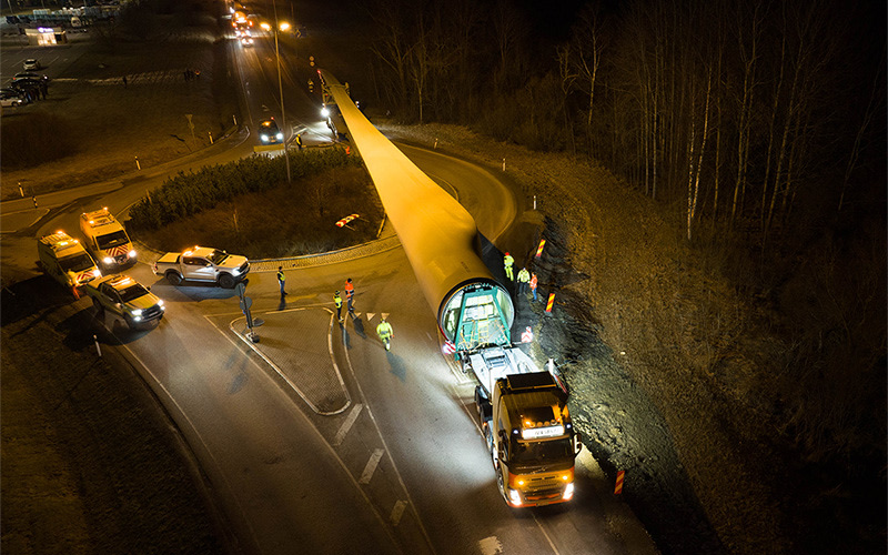 Transport of wind turbines to the Sopi-Toots wind farm