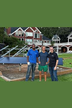 Team Member Ground-Mount Install, Install Professionals