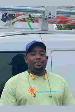 Team Member Leo, PV Roof Technician