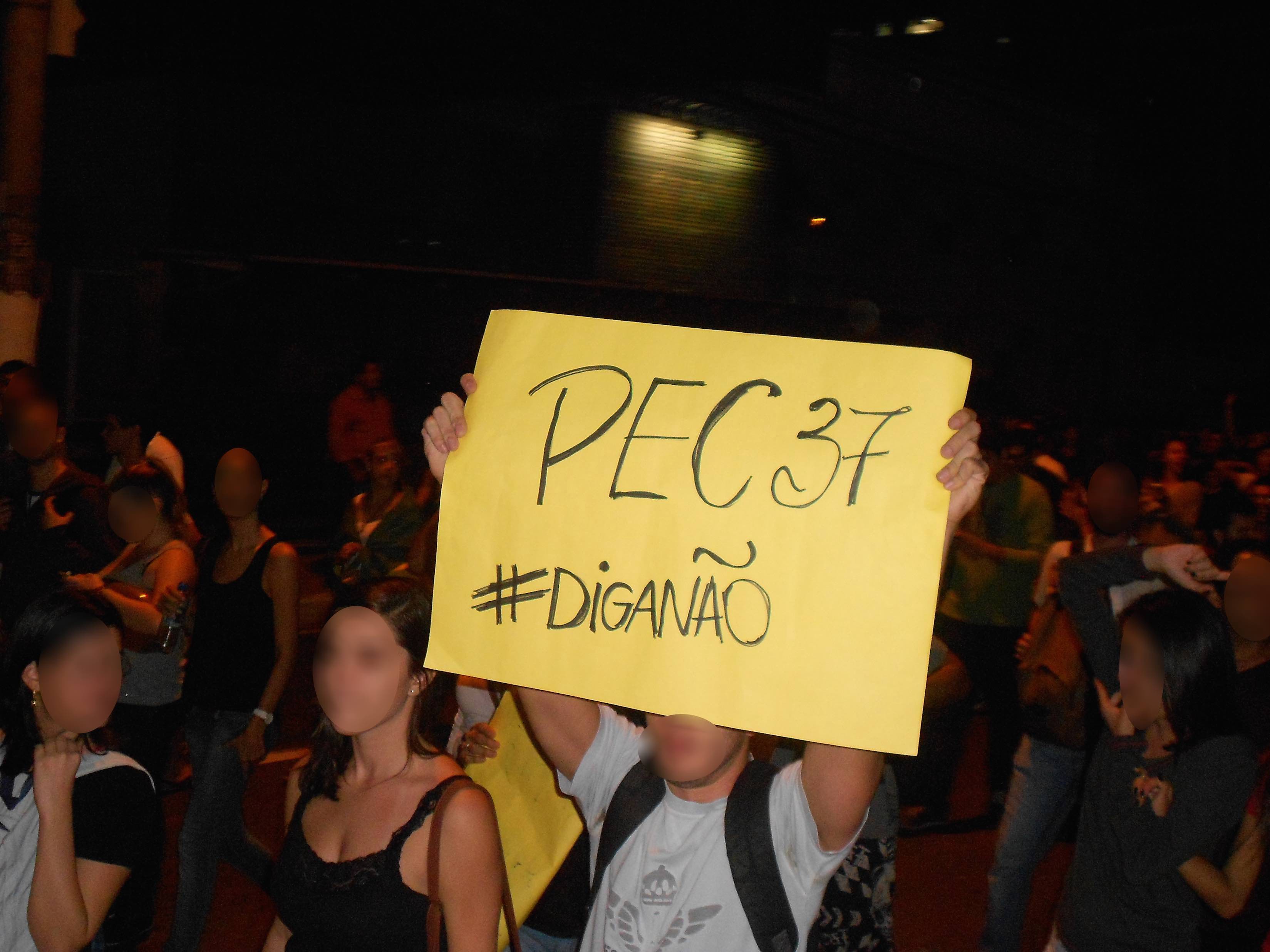 Photo 1 — Sign with the message: “#SayNo to PEC37 (in reference to the bill 37 that was about to be voted in the congress).”