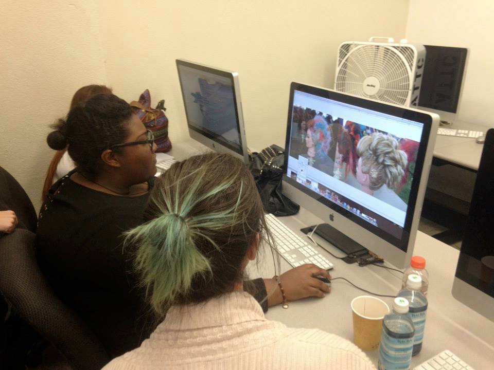 Factual tech mentor Morgan Mullaney (R) assists student Yasmeen Summerlin (L) with her website for LATTC’s Cosmetology Department’s Salon Service. | Photo: J. Morr