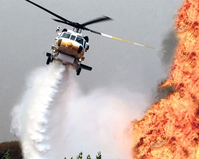 San Diego Fire Department Will Use a Black Hawk Helicopter to Fight Fires