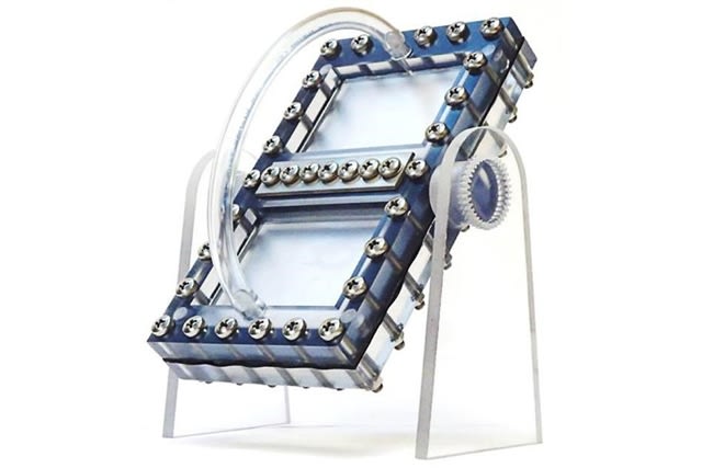 New Concept for a Gravity-Fed Flow Battery