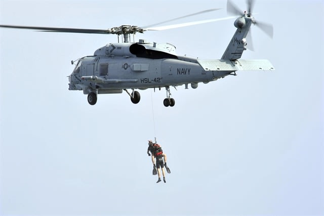 Cornell Engineering Students Help Redesign Navy Rescue Ropes