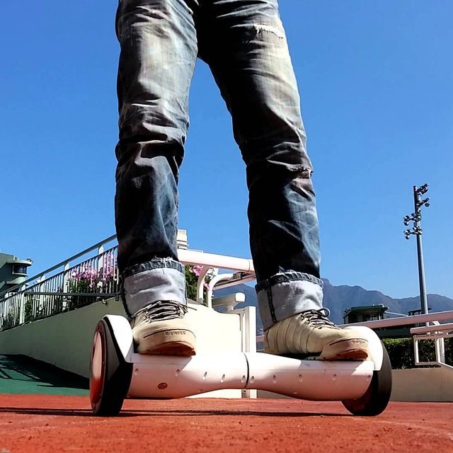 Likary-Smart-Two-Wheel-Self-Balancing-Electric-Scooter-Safer-and-Easier-to-Learn_lkpztn.jpg