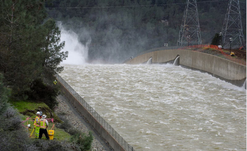 Oroville_dam_drain_kddgao.jpg