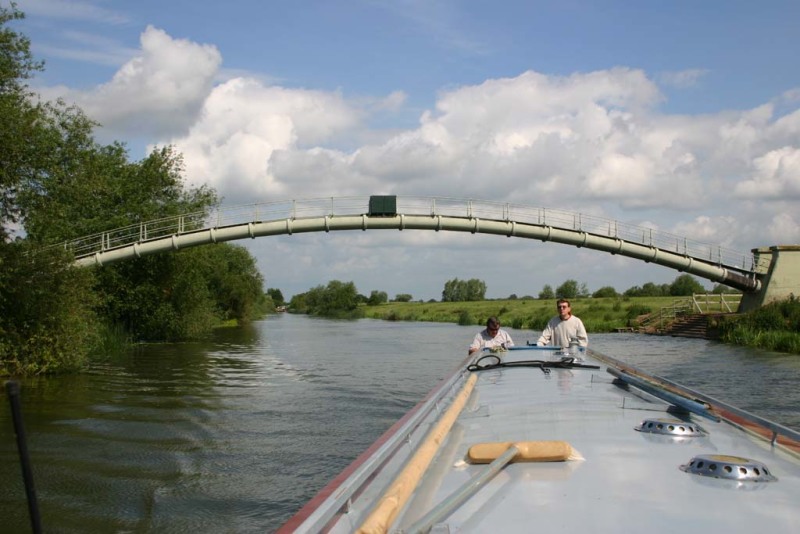 curved_bridge_rfxuca.jpg