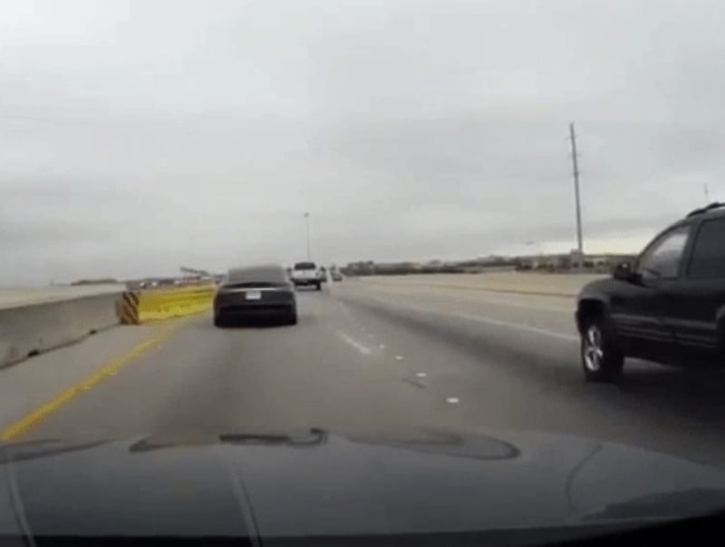 2018-04-05_14_36_20-teslacrash.gif_GIF_Image_780_602_pixels_vz4zlg.jpg